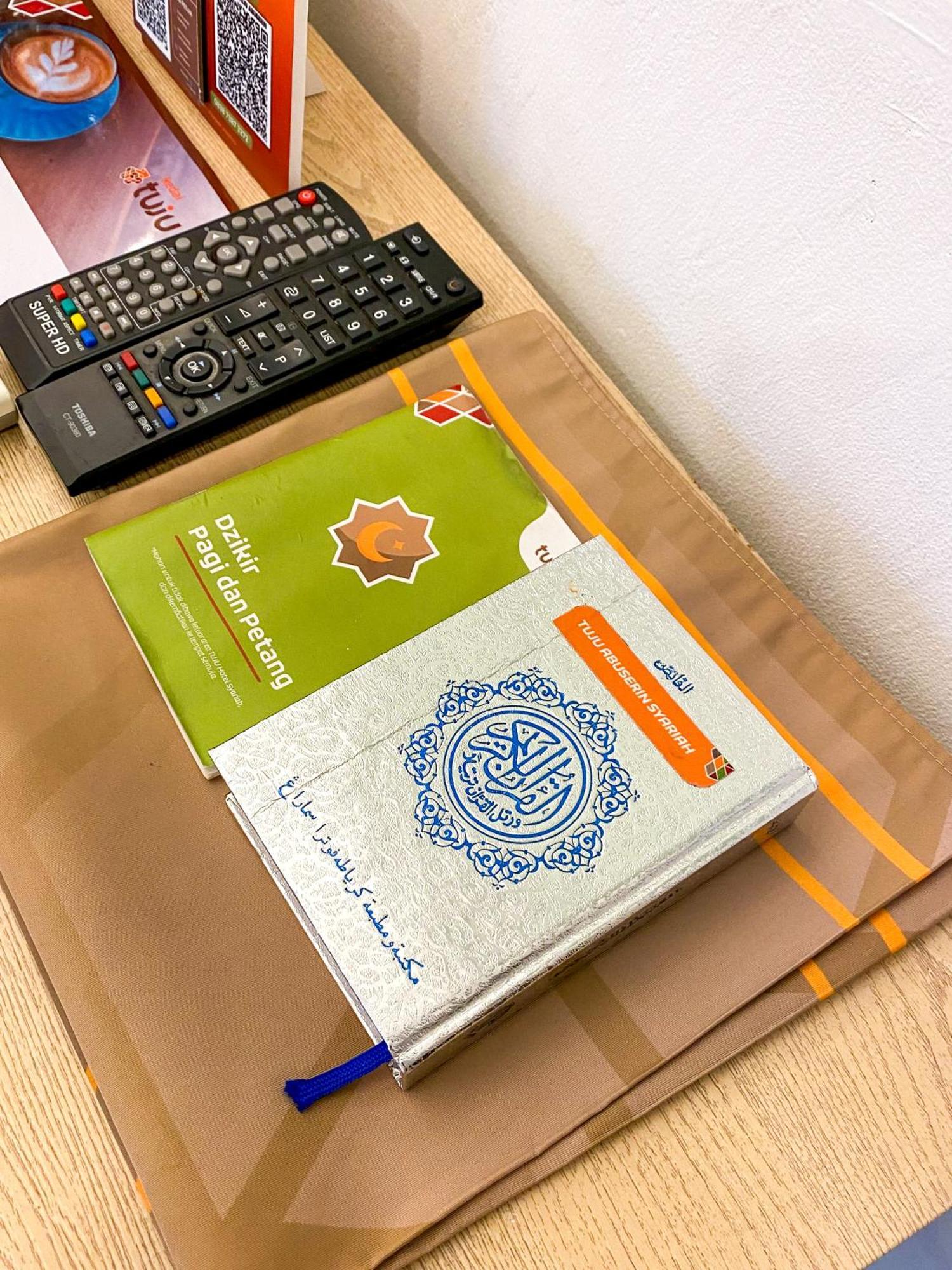 Tuju Abuserin Syariah Jakarta Eksteriør billede